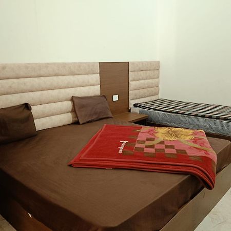 Sewa Sadan Homestay ริชิเคช ภายนอก รูปภาพ
